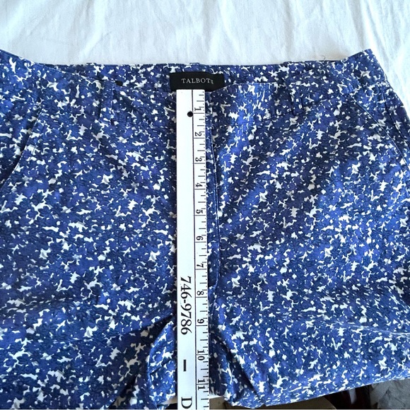 Talbot' Floral Signature Capris Pants - Picture 14 of 15